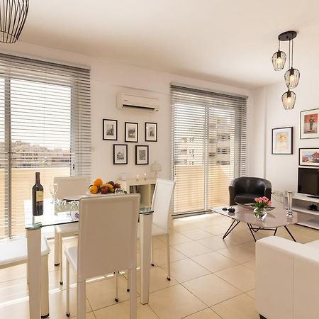 Appartement Elena Court Apt 401 à Larnaca Extérieur photo