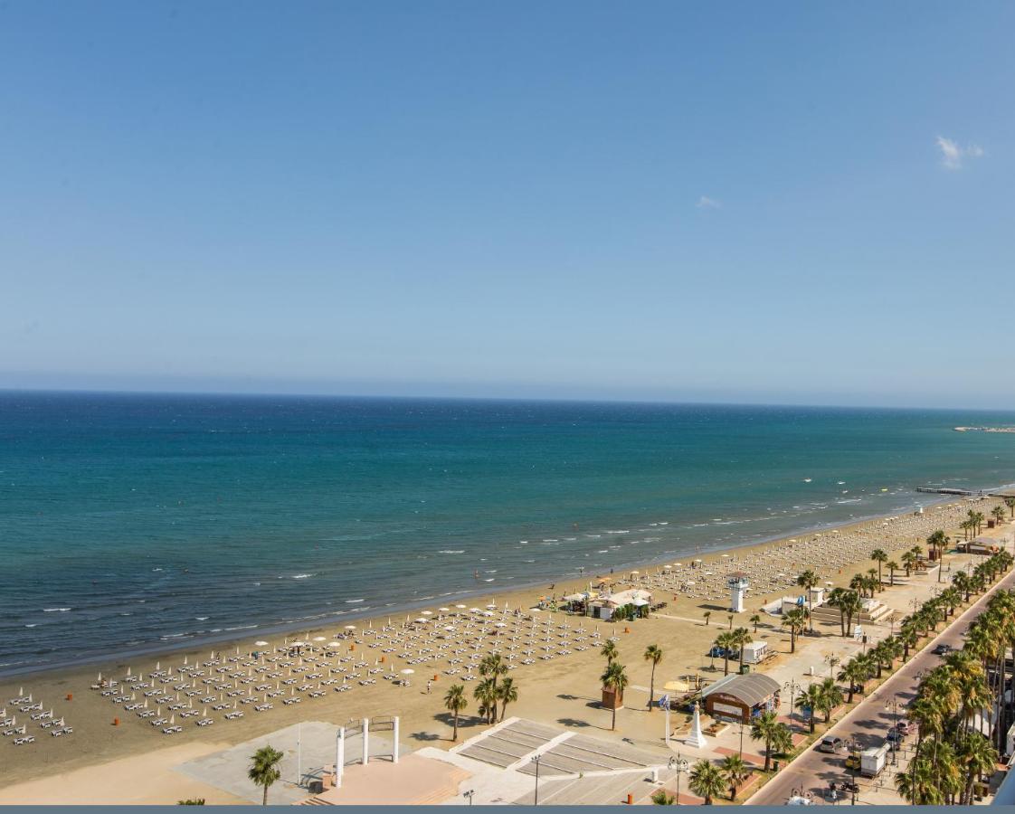 Appartement Elena Court Apt 401 à Larnaca Extérieur photo