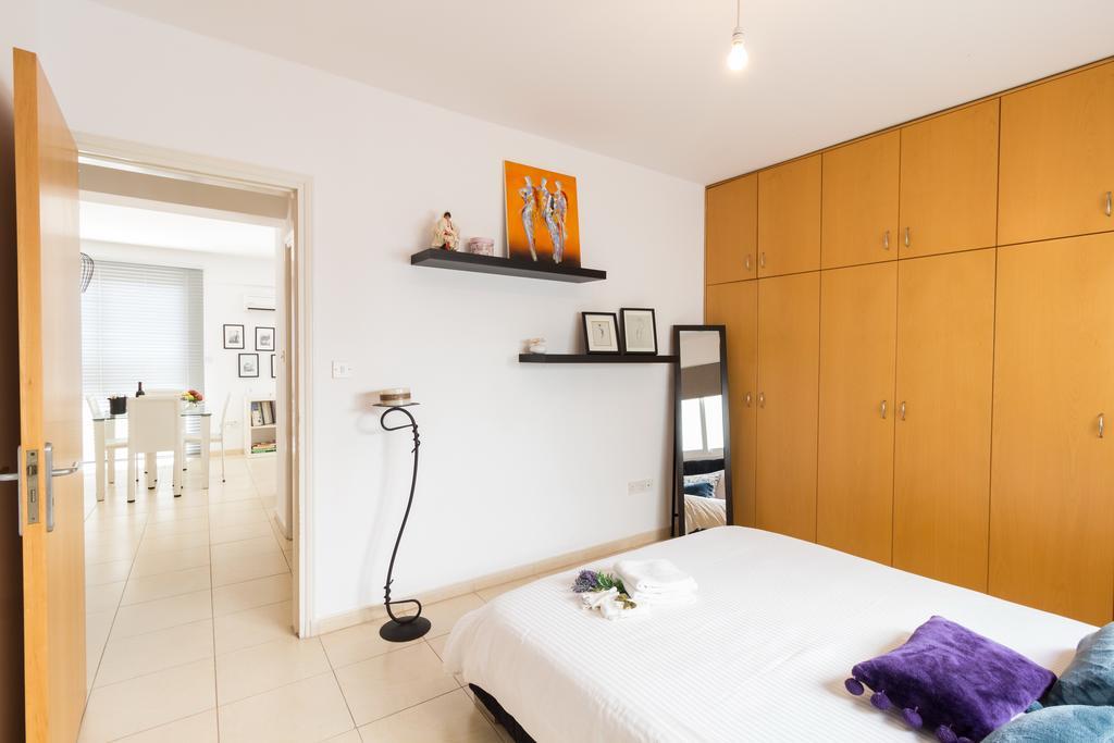 Appartement Elena Court Apt 401 à Larnaca Extérieur photo